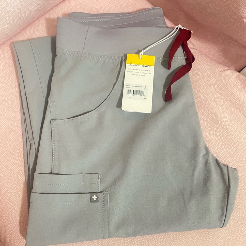 FIGS CEMENT 🤍 Kade Cargo Pants in Small Petite